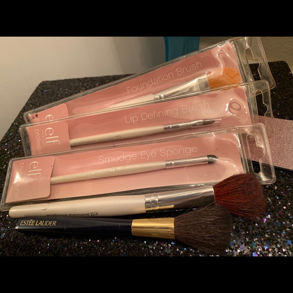 Estée Lauder make up brush